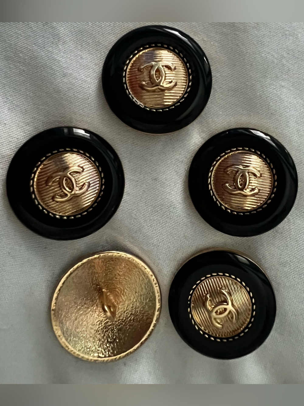 (Set of 6/25mm) Black with textured golden details LogoStyle/👍weight/Pretty